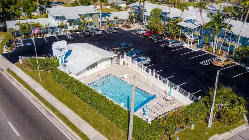 Regency Inn & Suites 3