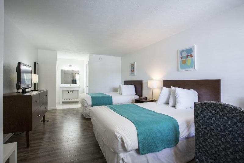 Regency Inn & Suites 2
