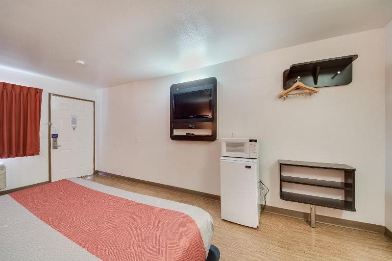 Motel 6 Brownsville North #4625 5