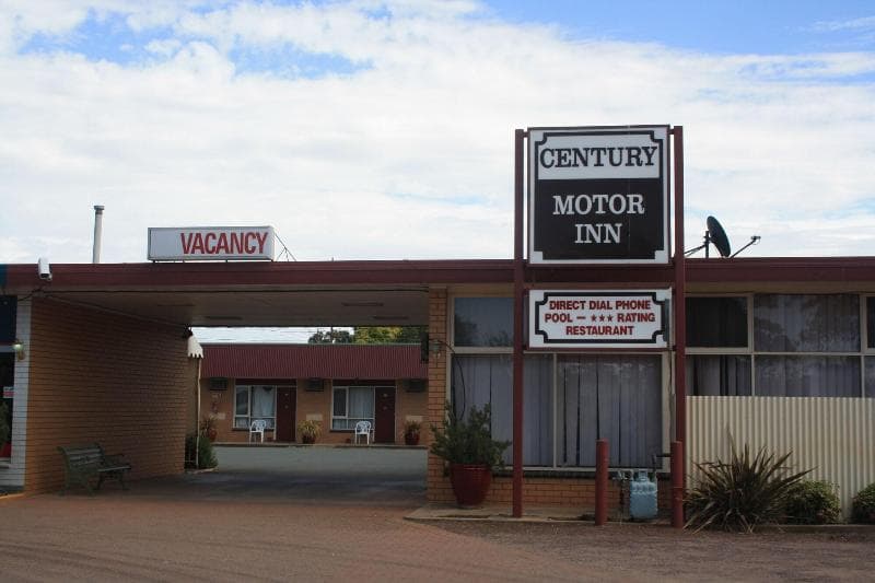 Century Motor Inn 4