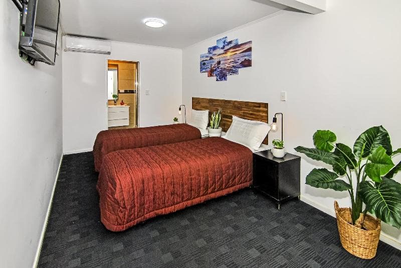 Newlands Court Motel 5