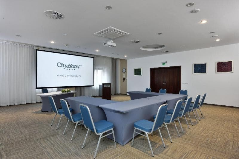 City Hotel photo 1