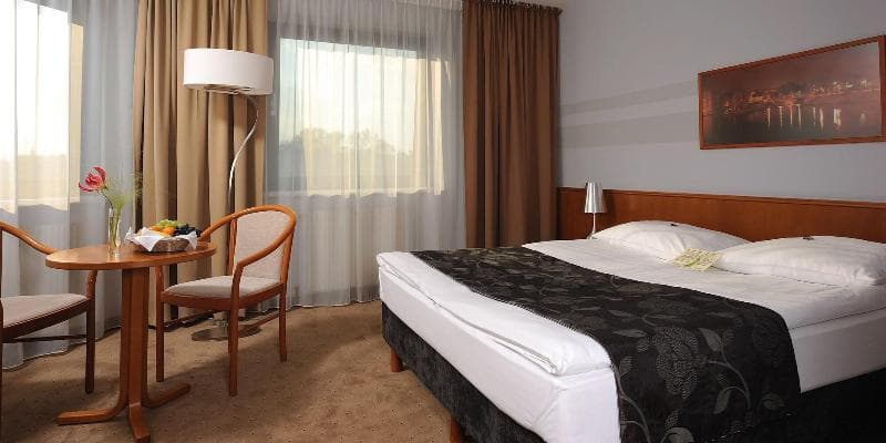City Hotel 5