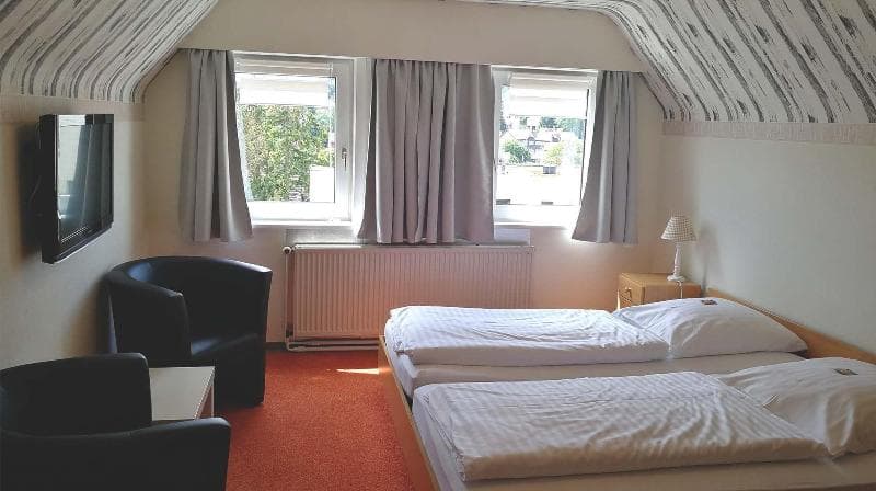 Memory Hotel & Restaurant 3