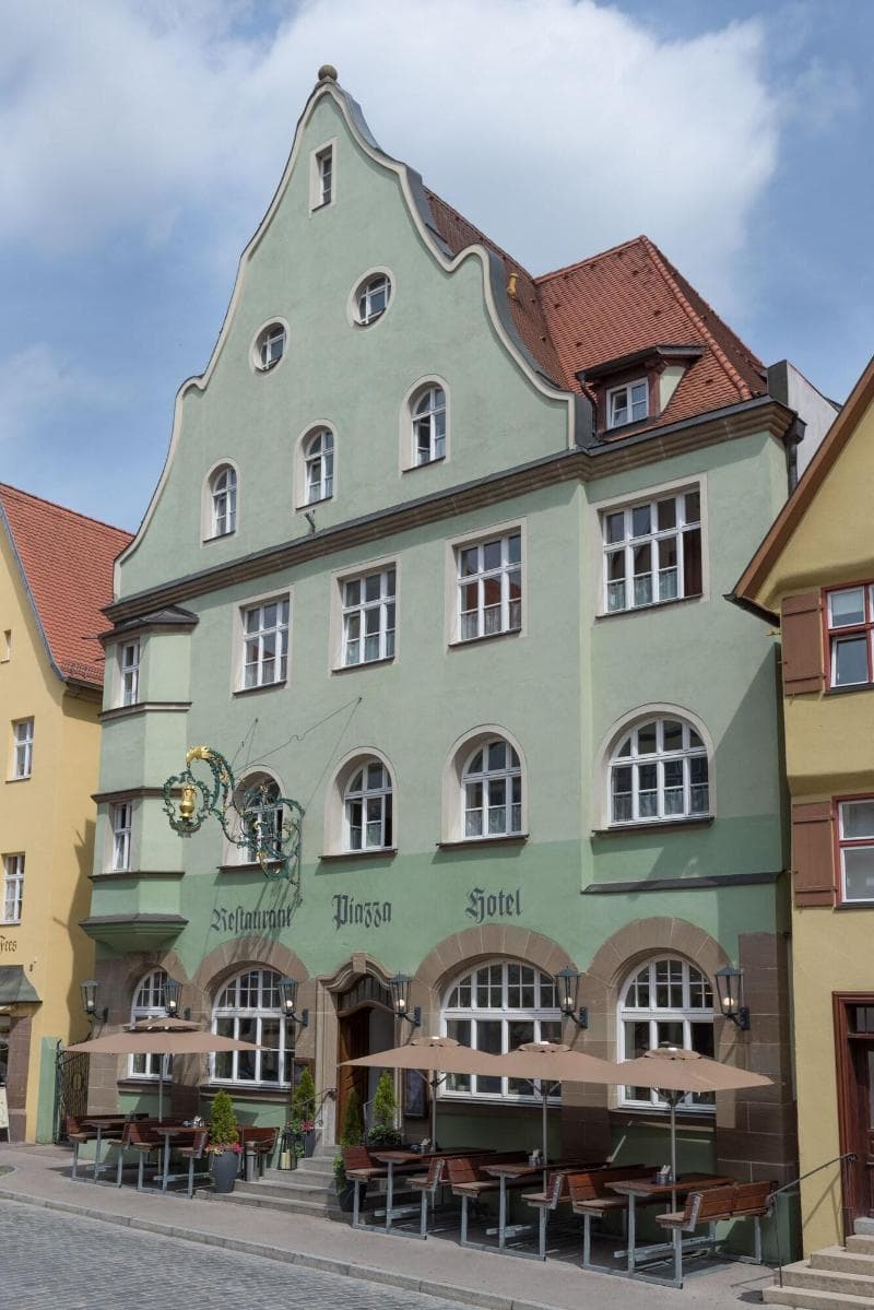 Piazza Hotel Restaurant 4