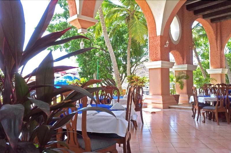 Canadian Resort Huatulco 3