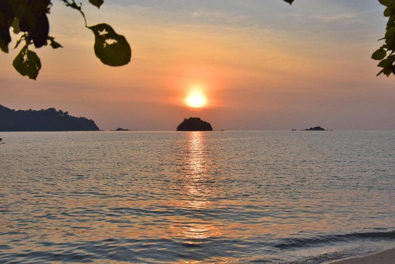 Avi Pangkor Beach Resort 5