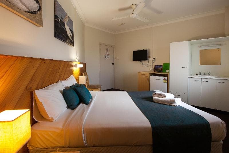 The Manly Hotel 5