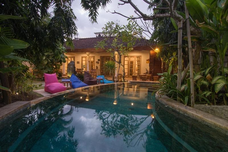Bale Seminyak 5