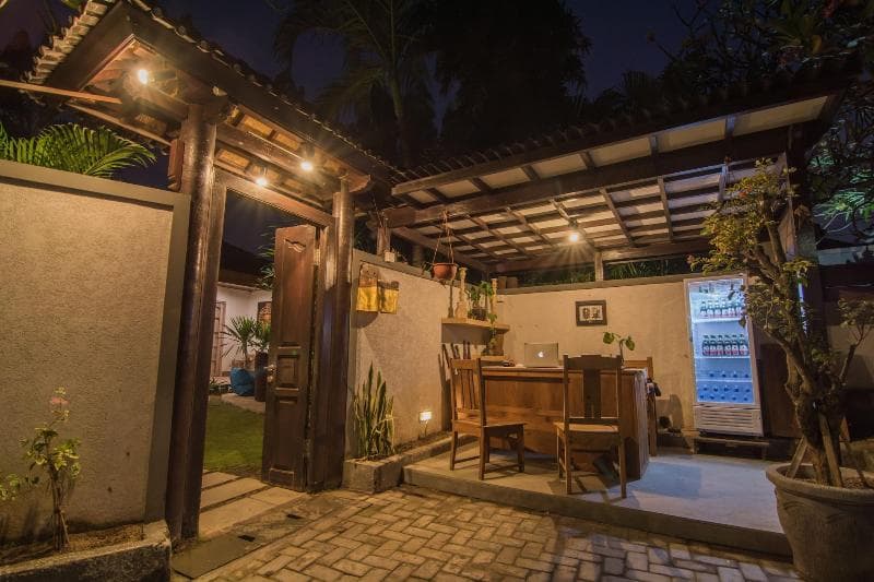 Bale Seminyak 3