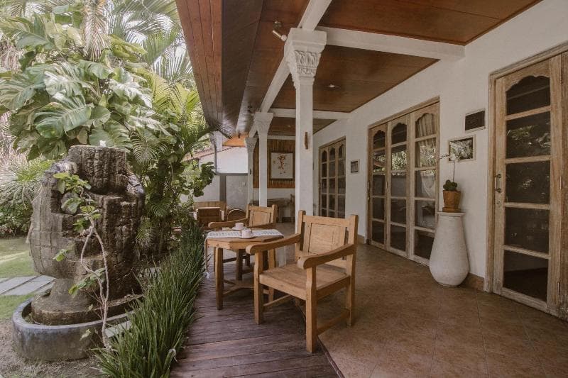 Bale Seminyak 4