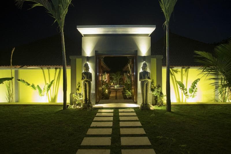 Castaway Resort 5