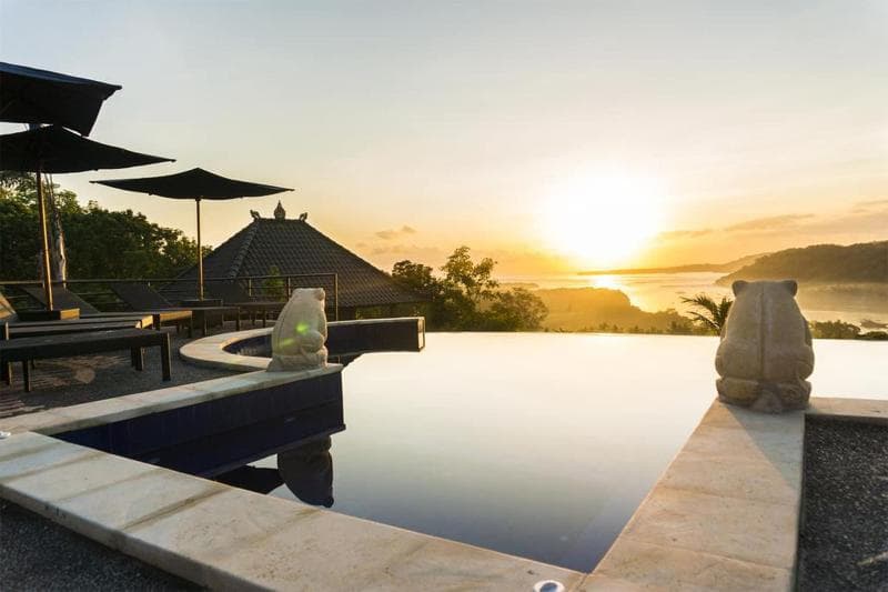 Sunrise Hut S Lembongan main