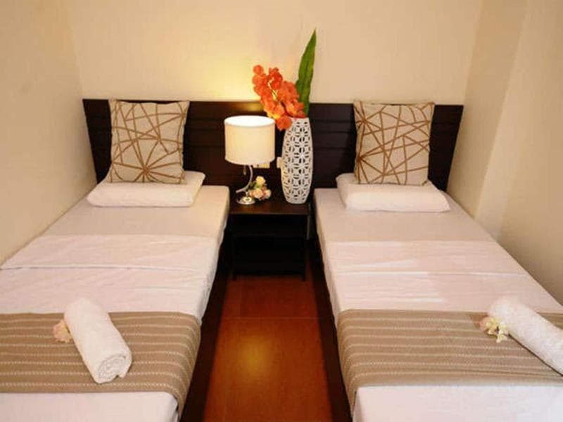 Orchard Hotel 3