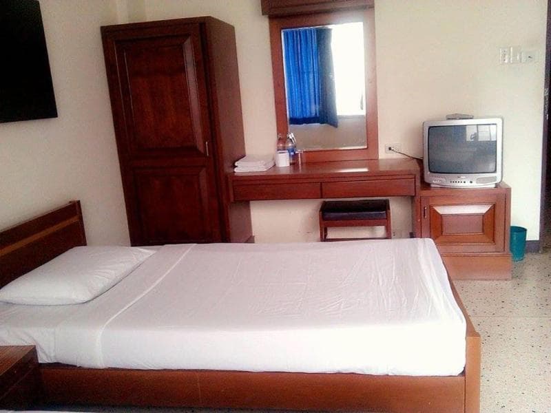 Petch Pailyn Hotel 4