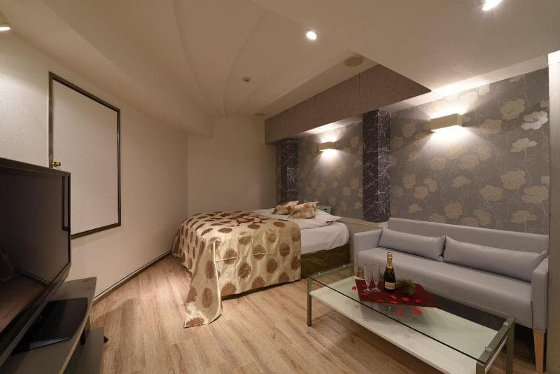 Hotel Frontier - Adults Only 5