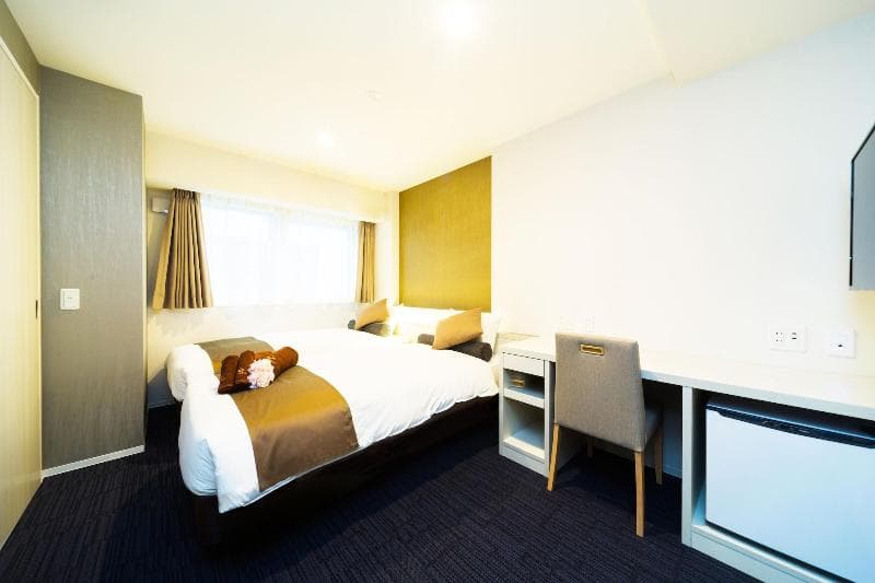 Shinsaibashi Crystal Hotel 2