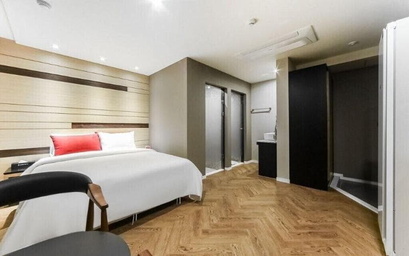 Nampo Bardot Hotel (Adults Only) 5