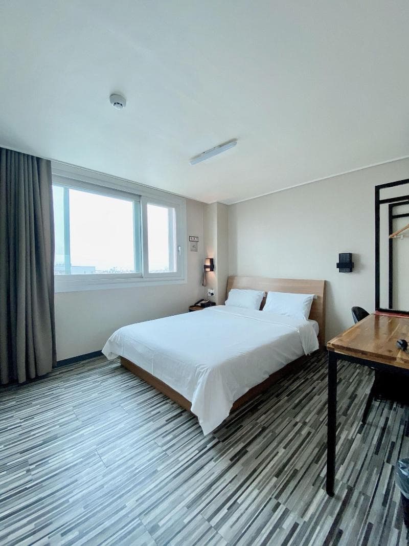 Stay Hotel 3
