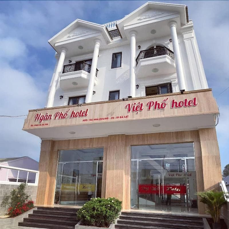 Ngan Pho Studio & Love Hotel 5