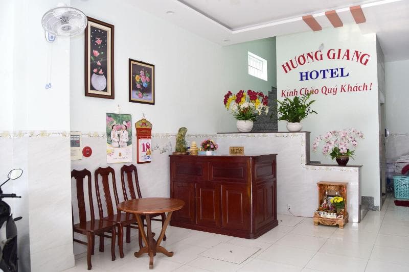 Khach San Huong Giang main