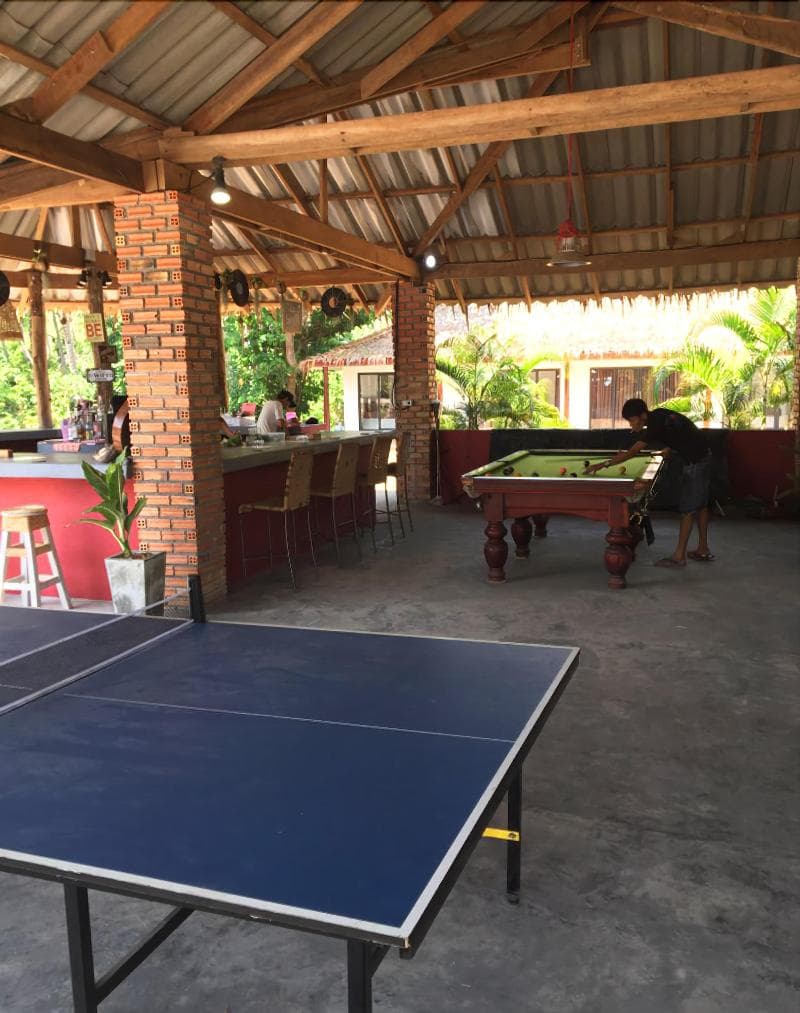 La Marina Khlong Nin Beach main