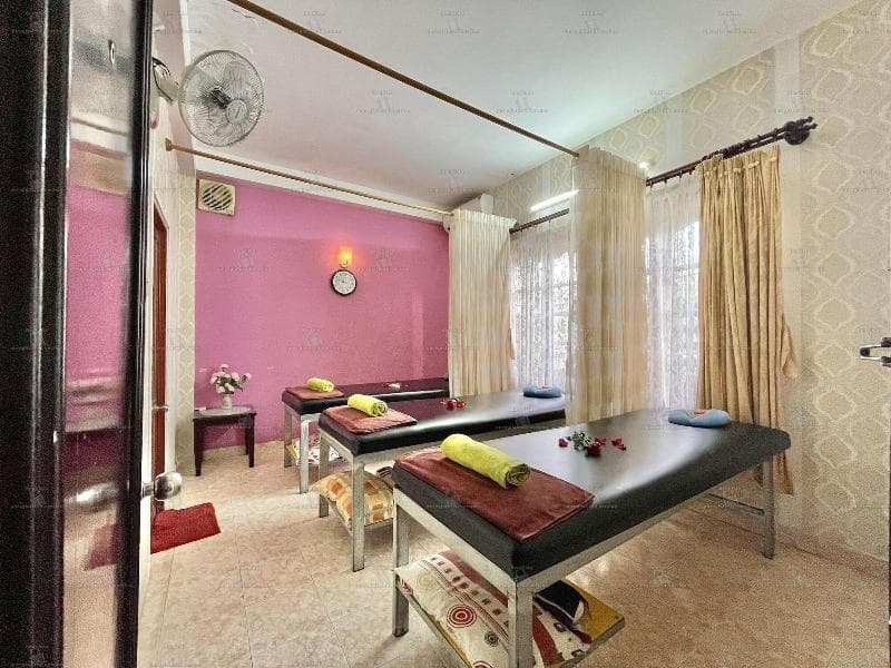 Quan Son 2 Hotel Spa main