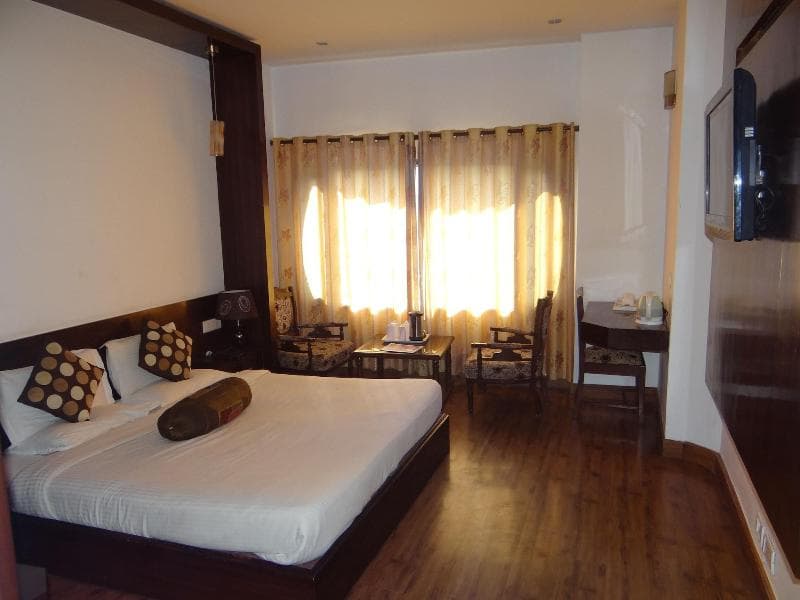 Hotel Surya photo 1