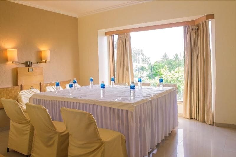 Orchard Hotel main