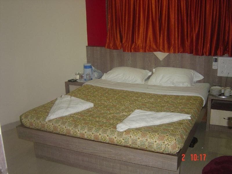 Hotel Galaxy Residency main
