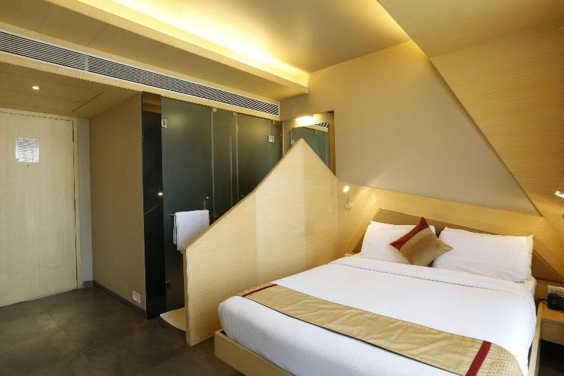 Dragonfly Hotel 5