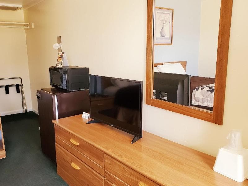 Budget Host Inn Sheridan 4