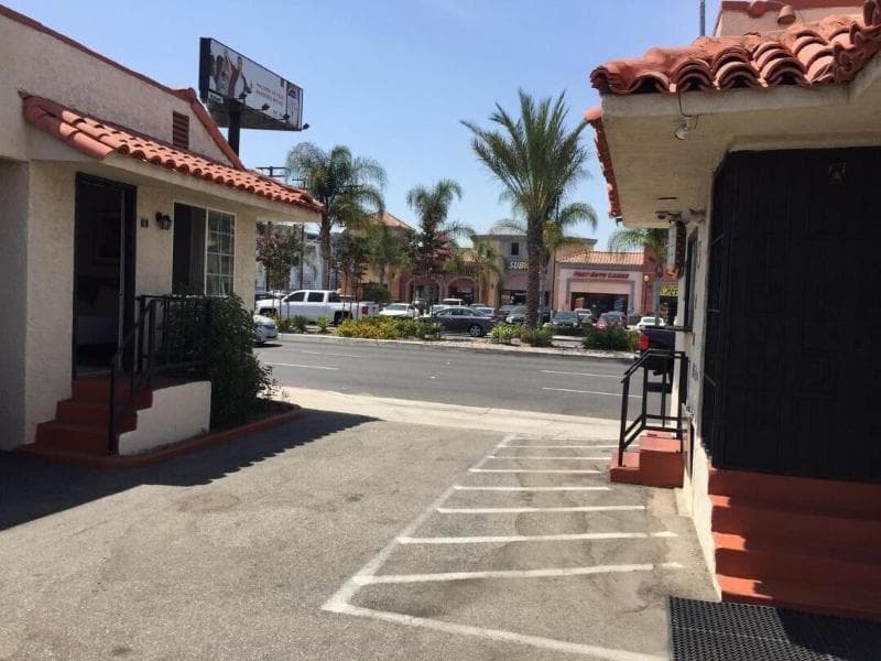 World Motel 3