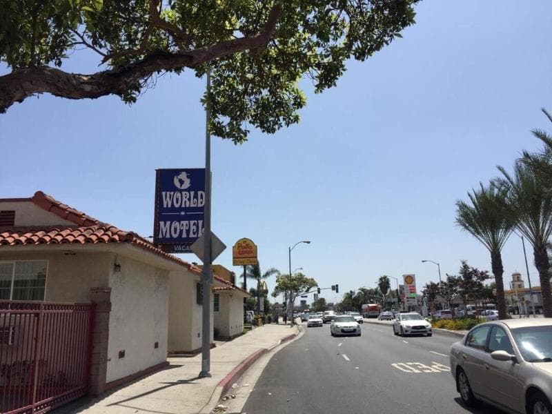 World Motel 5