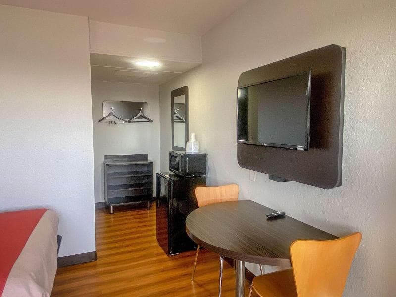 Motel 6 Wichita Airport photo 1