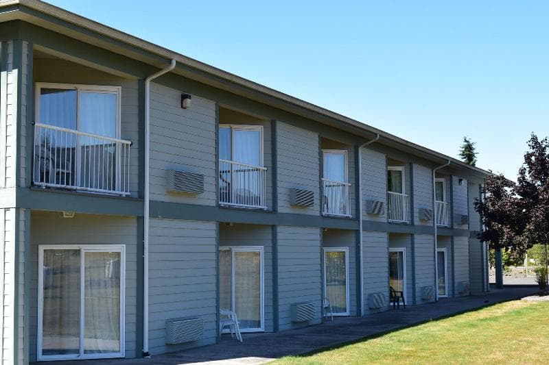 Dew Drop Inn Motel Forks 5