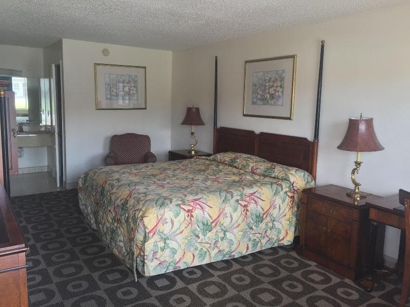Red Carpet Inn & Suites Kissimmee main