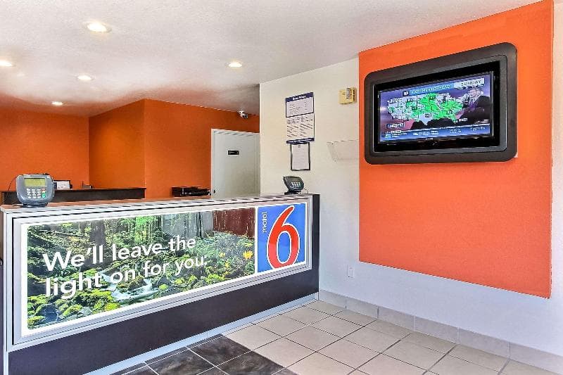 Motel 6 San Jose Airport 5