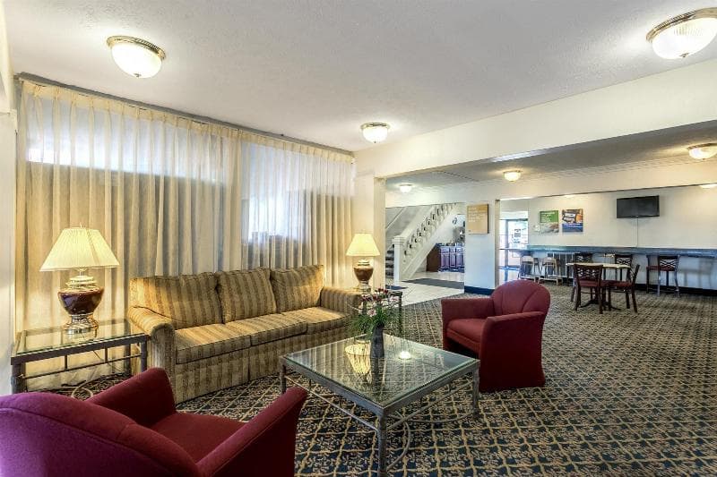 Motel 6 Edgewood main