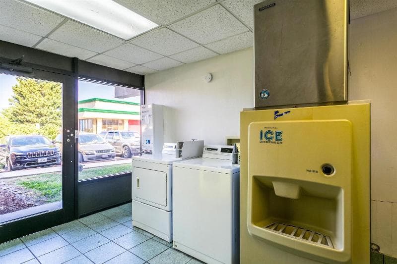 Motel 6 Edgewood photo 1