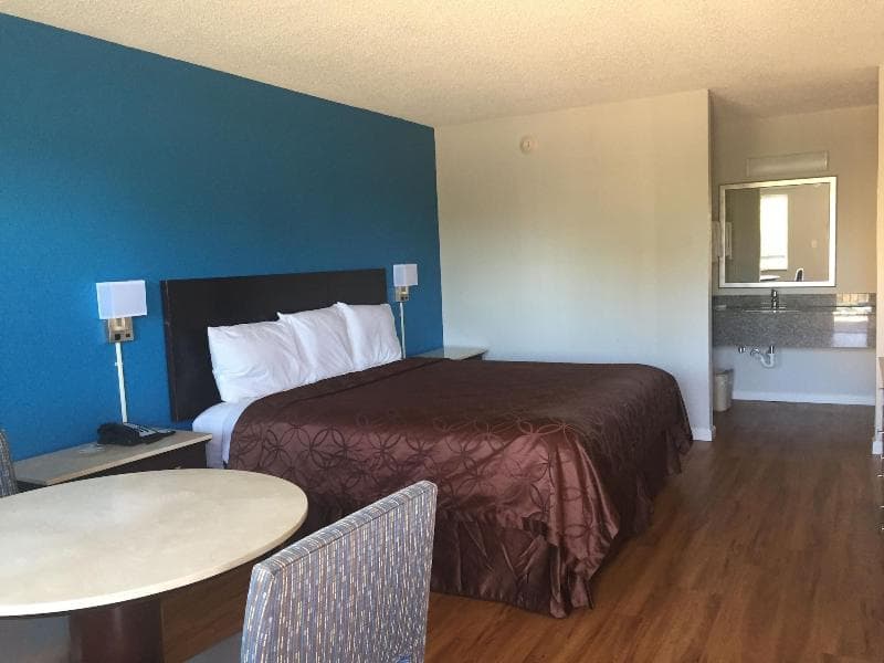 Super Stay Inn 4