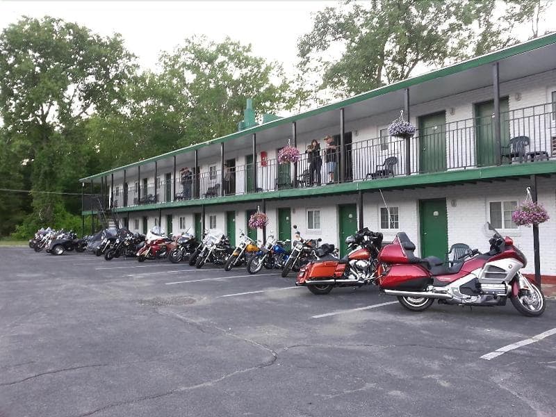 Lake View Inn 4
