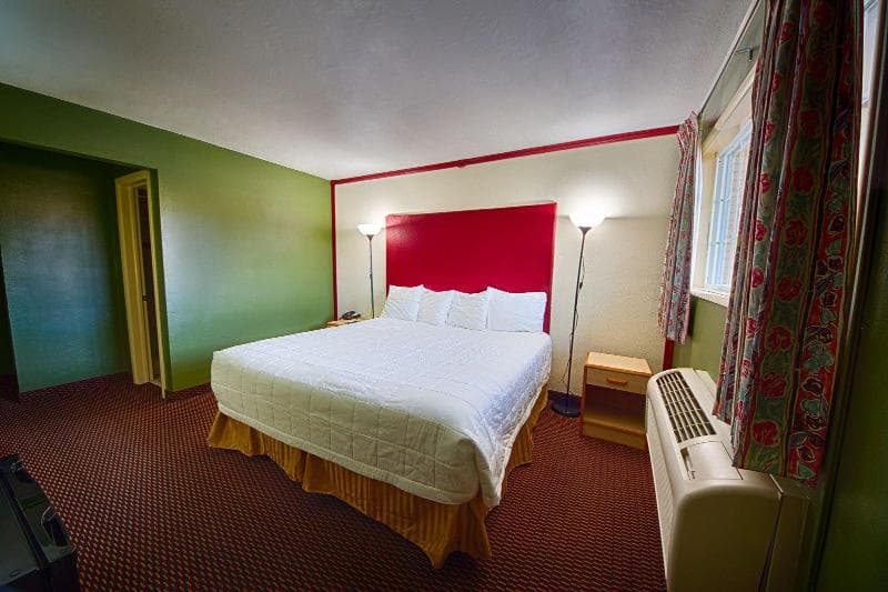 Budget Inn Motel 5