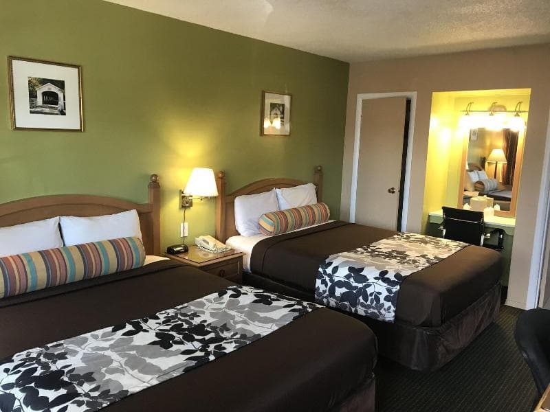 Travelers Inn 4
