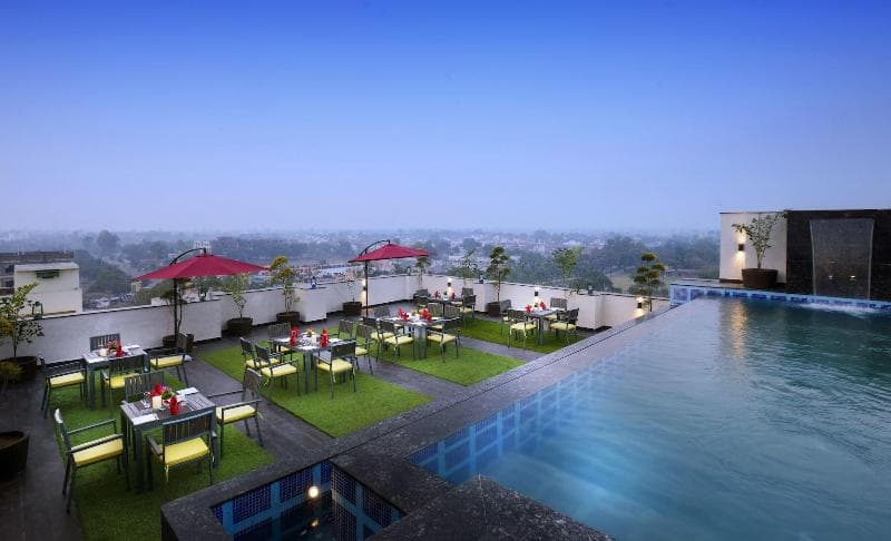 Hotel Royale Regent photo 1