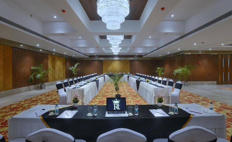 Hotel Royale Regent main