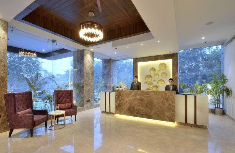 Hotel Royale Regent 5