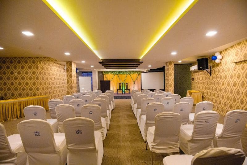 Oyo 14759 Hotel President main