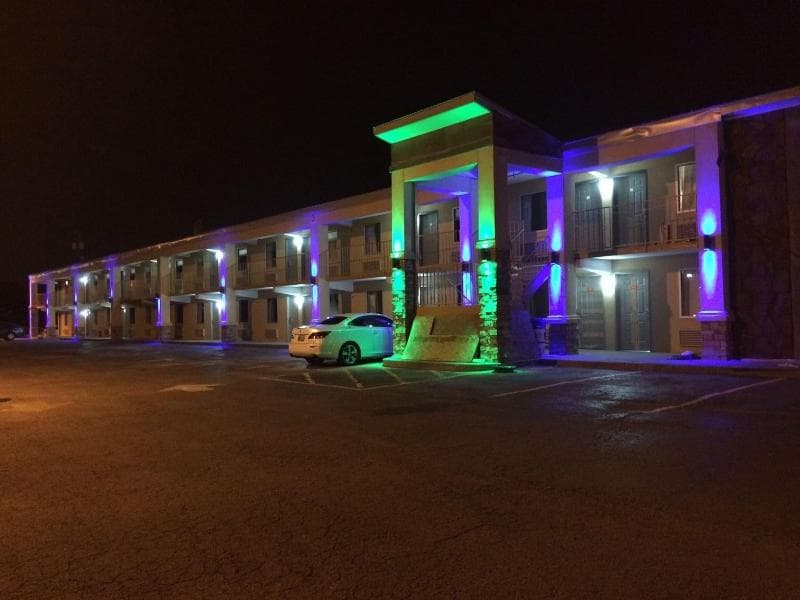 Lotus Inn And Suites 5