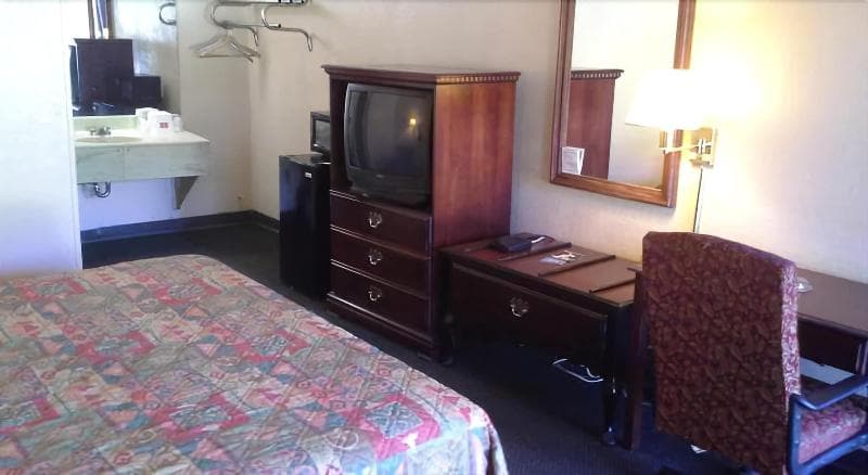 Red Carpet Inn Augusta photo 1